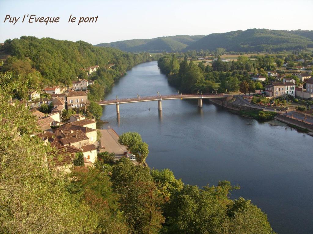 Hotel Bellevue Puy-lʼÉvêque Exteriér fotografie