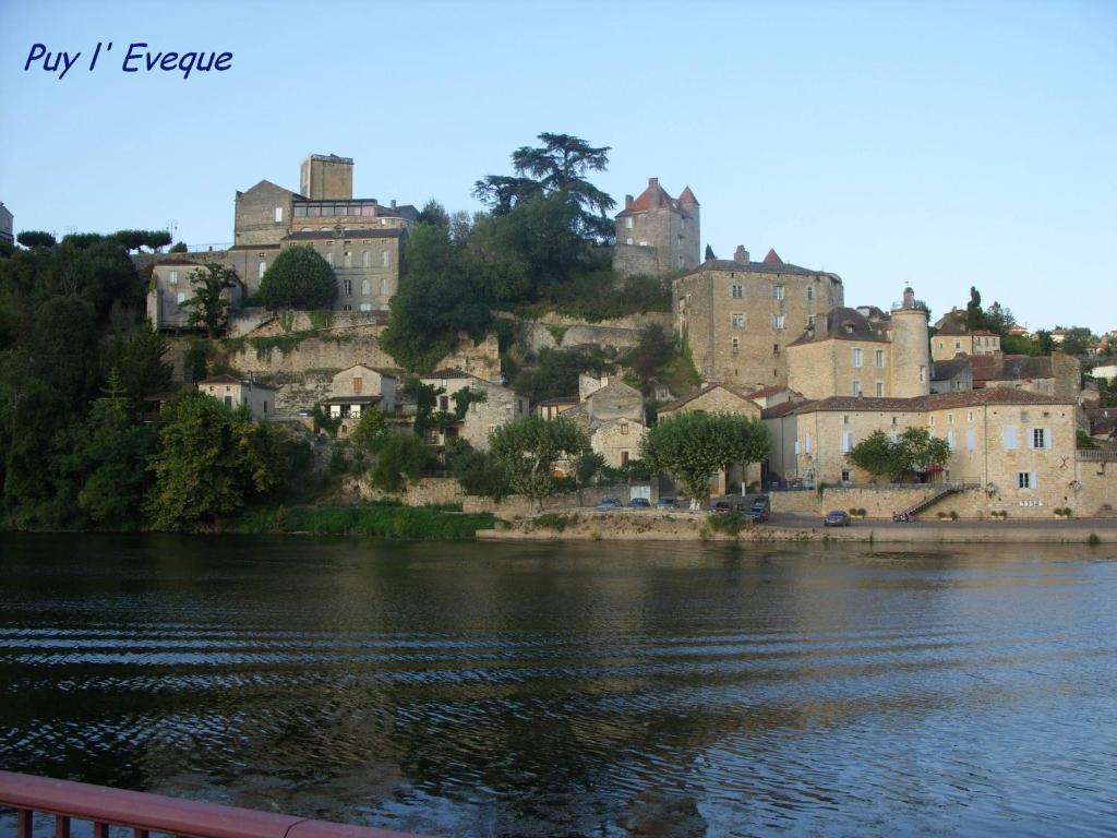 Hotel Bellevue Puy-lʼÉvêque Exteriér fotografie